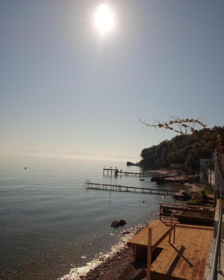 Paul Seafront House Villa Mesongí Exterior photo