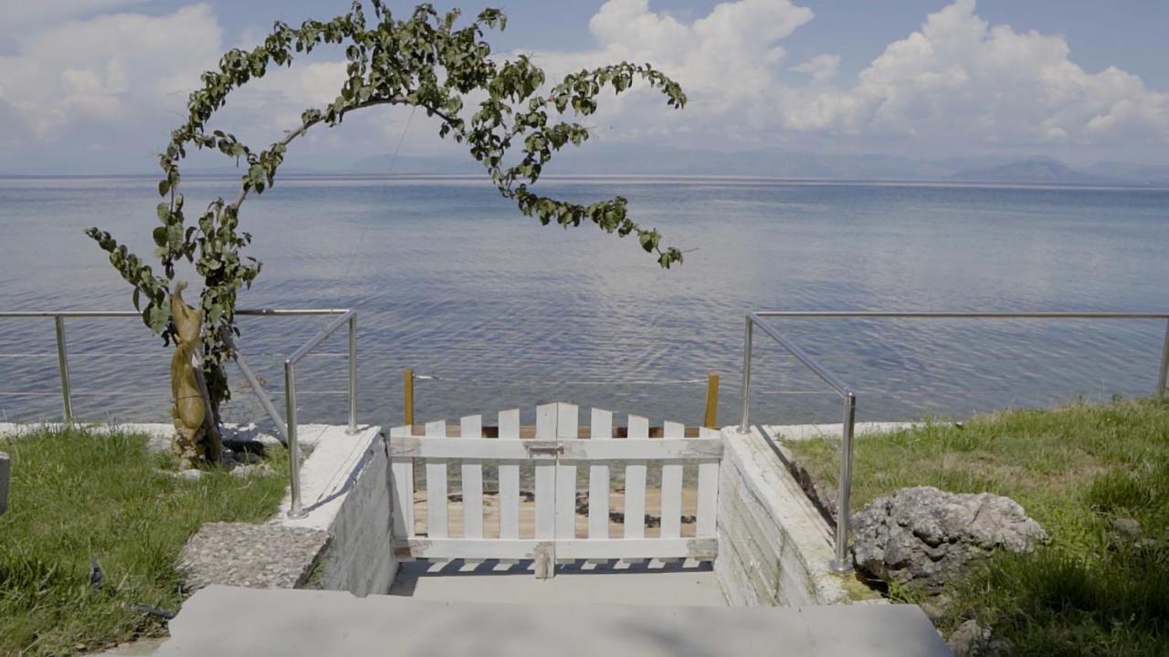 Paul Seafront House Villa Mesongí Exterior photo